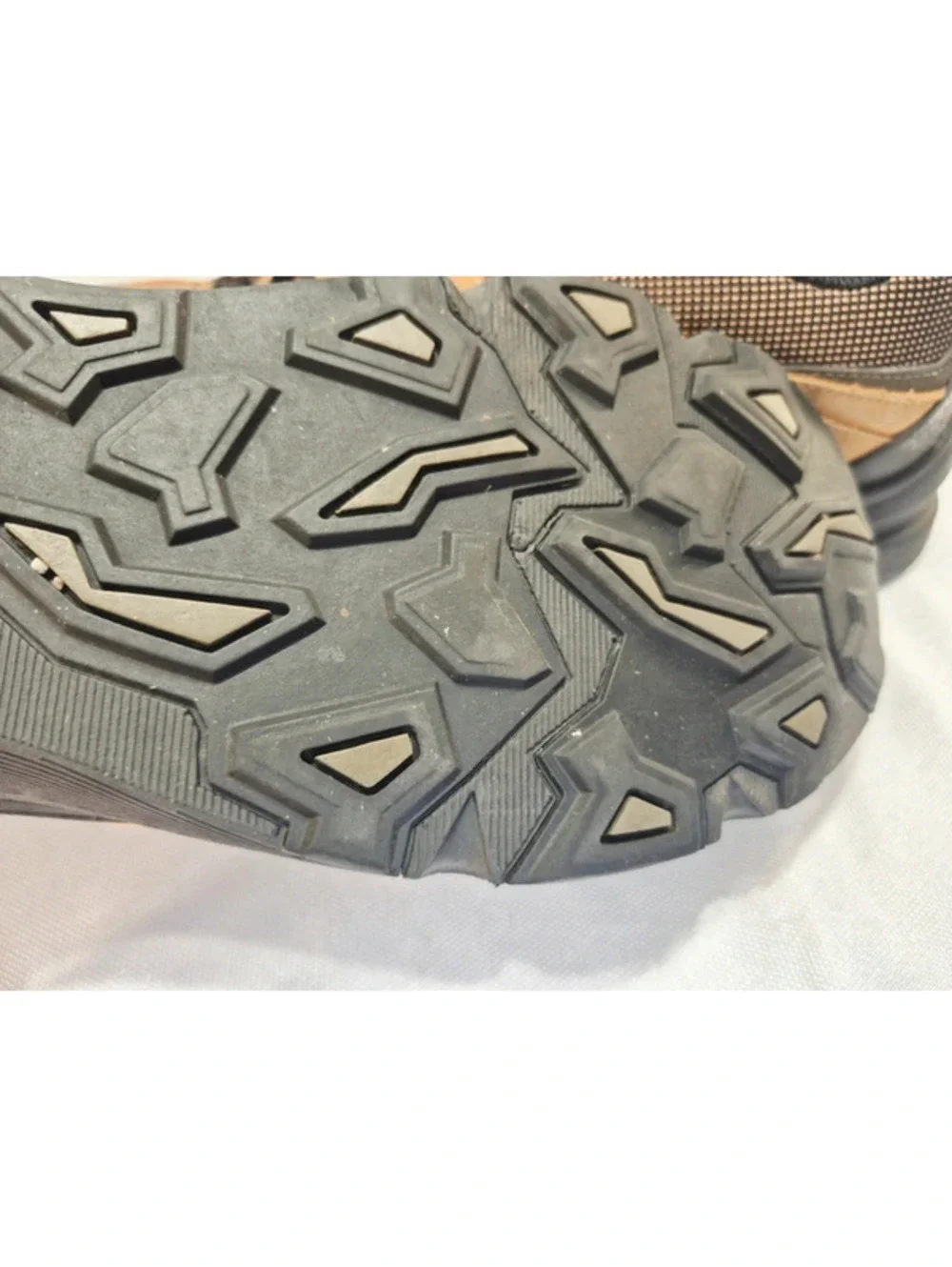 AI Overview    Apex Men's 11.5 V751 Sierra Trail Runner Sierra Brown shoes.